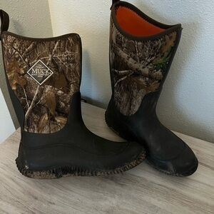 Muck Boot Company Camo and Black Boots
